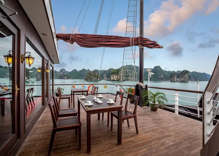 In One Luxury Cruise Bay * Ha Long