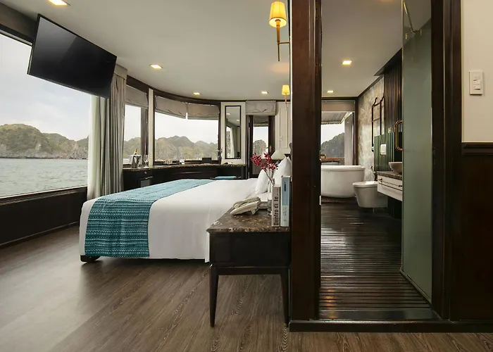 In One Luxury Cruise Bay Resort *